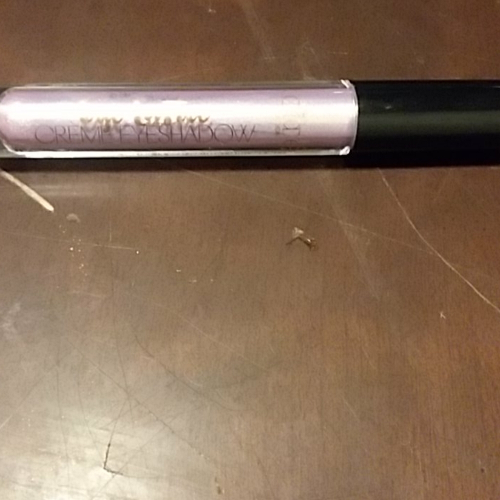 Liquid eyeshadow